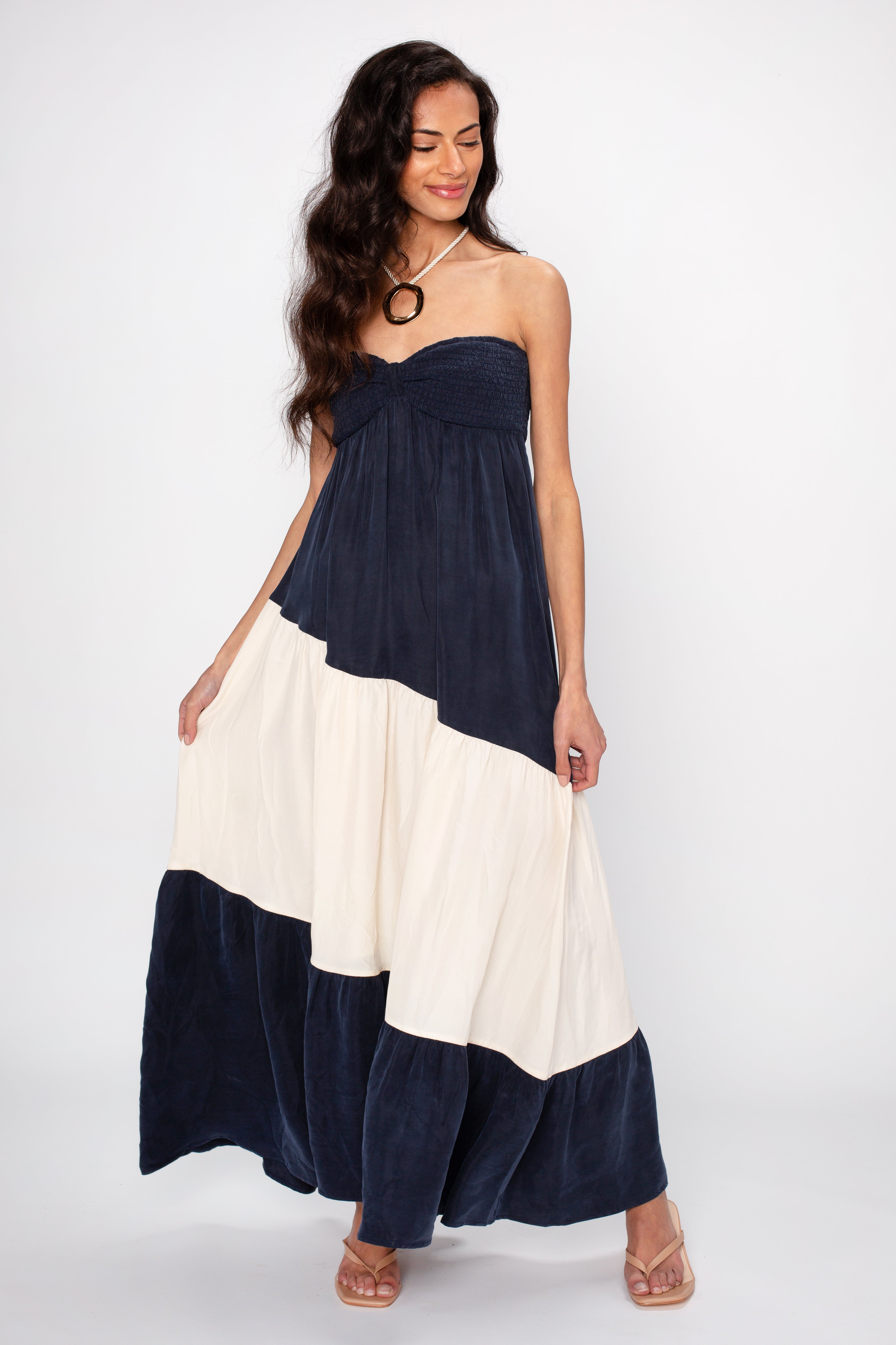 The Sashia Maxi Dress Navy Multi / L