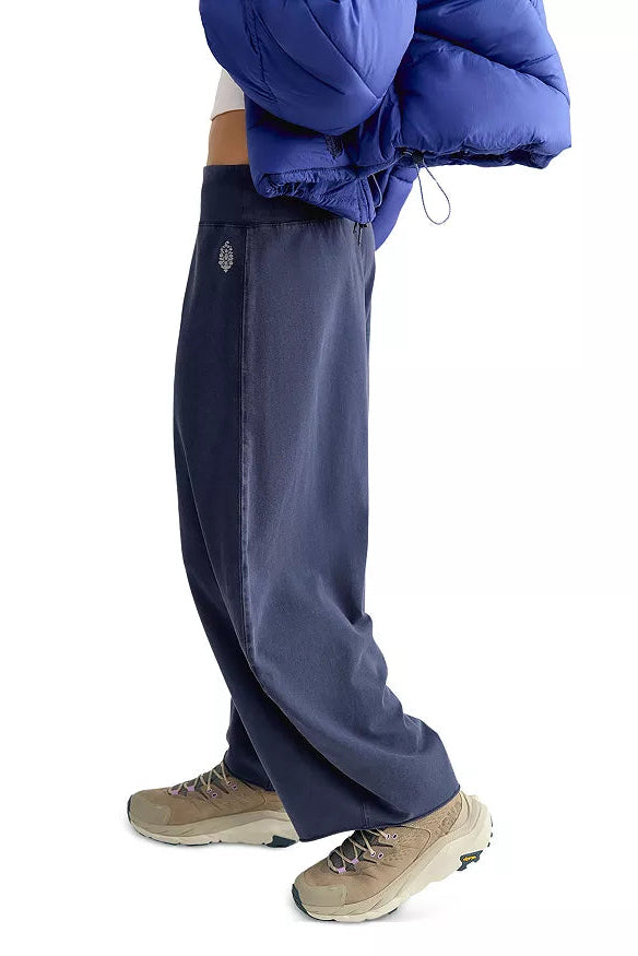 Hot Shot Easy Pant In True Navy