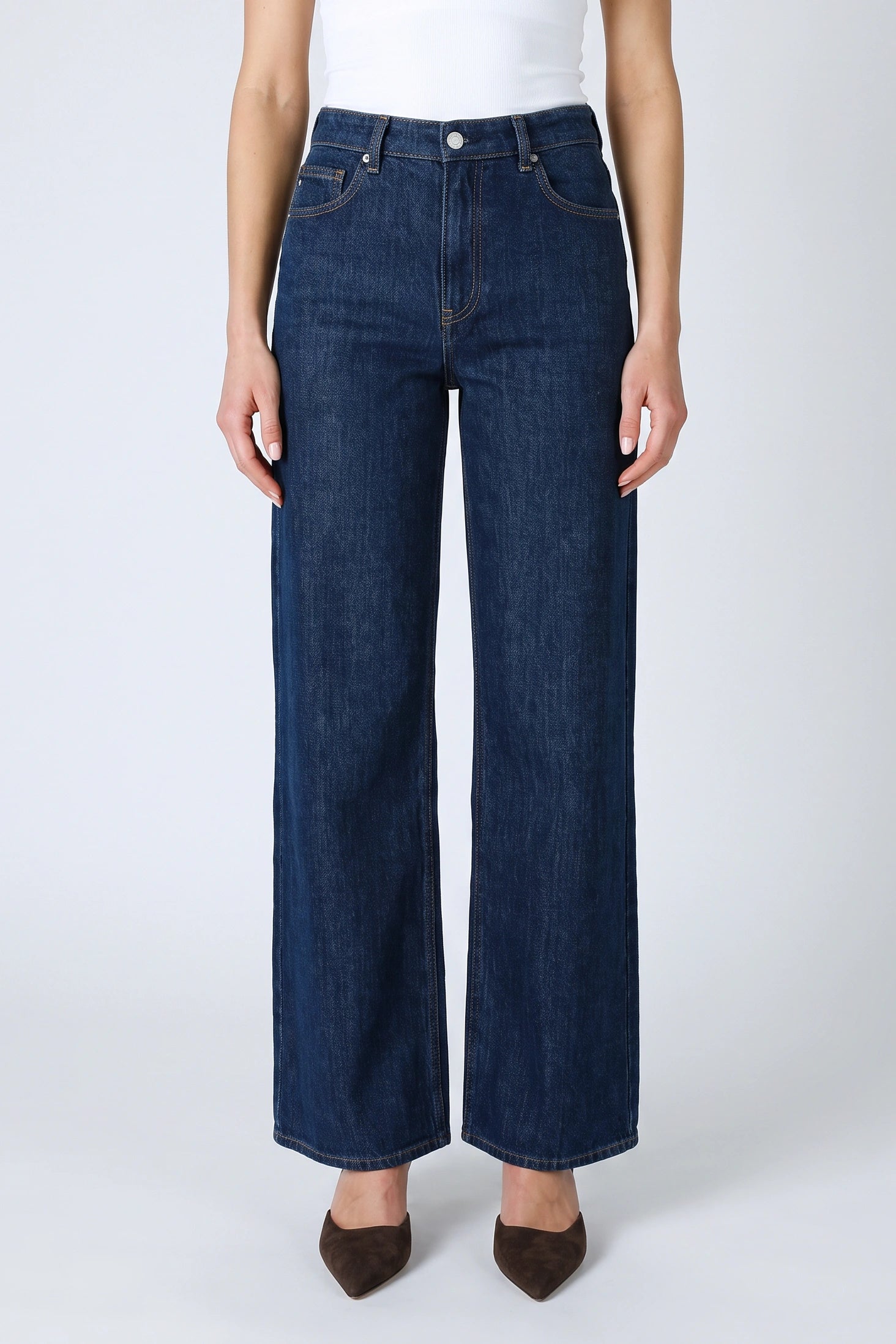 Saige Mid-Rise Wide Leg in Azura