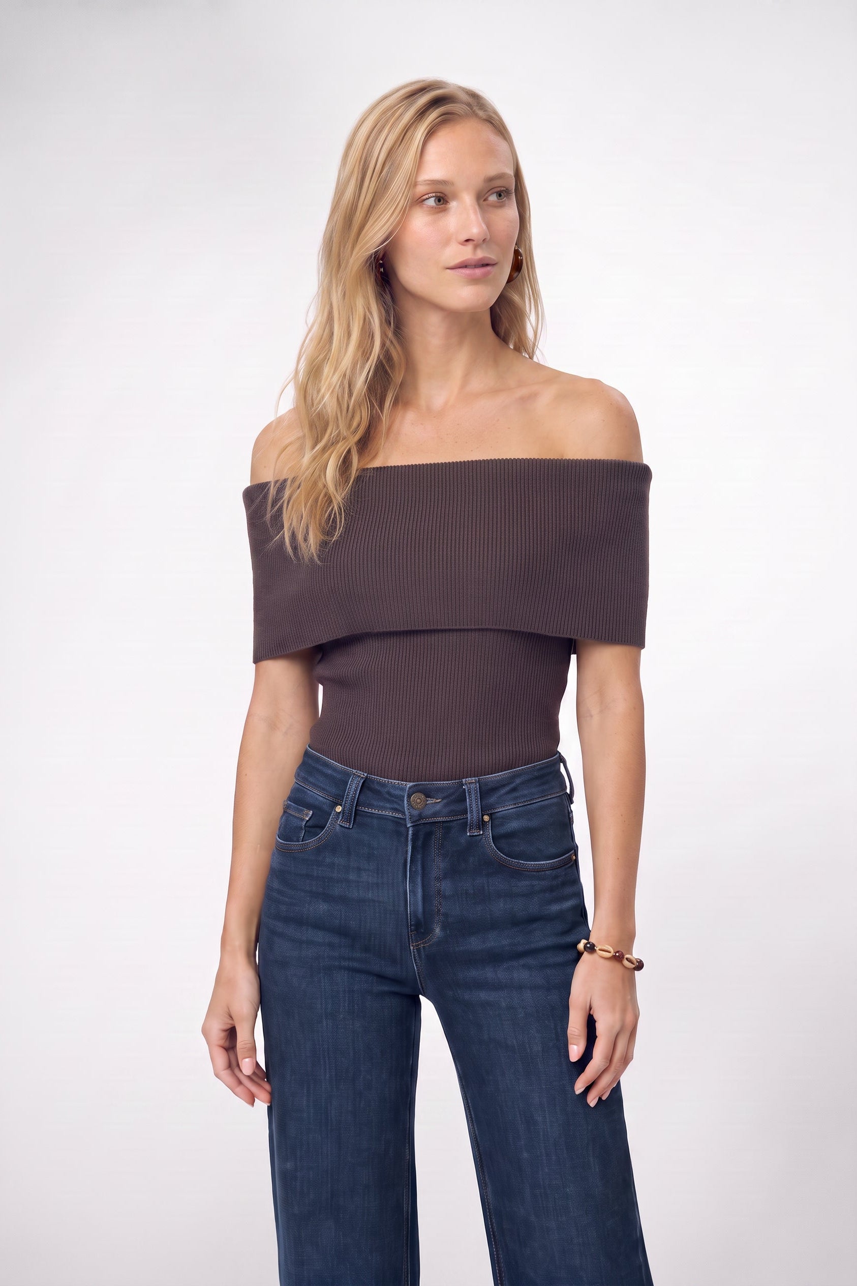 Anne Off The Shoulder Top In Chocolate Brown