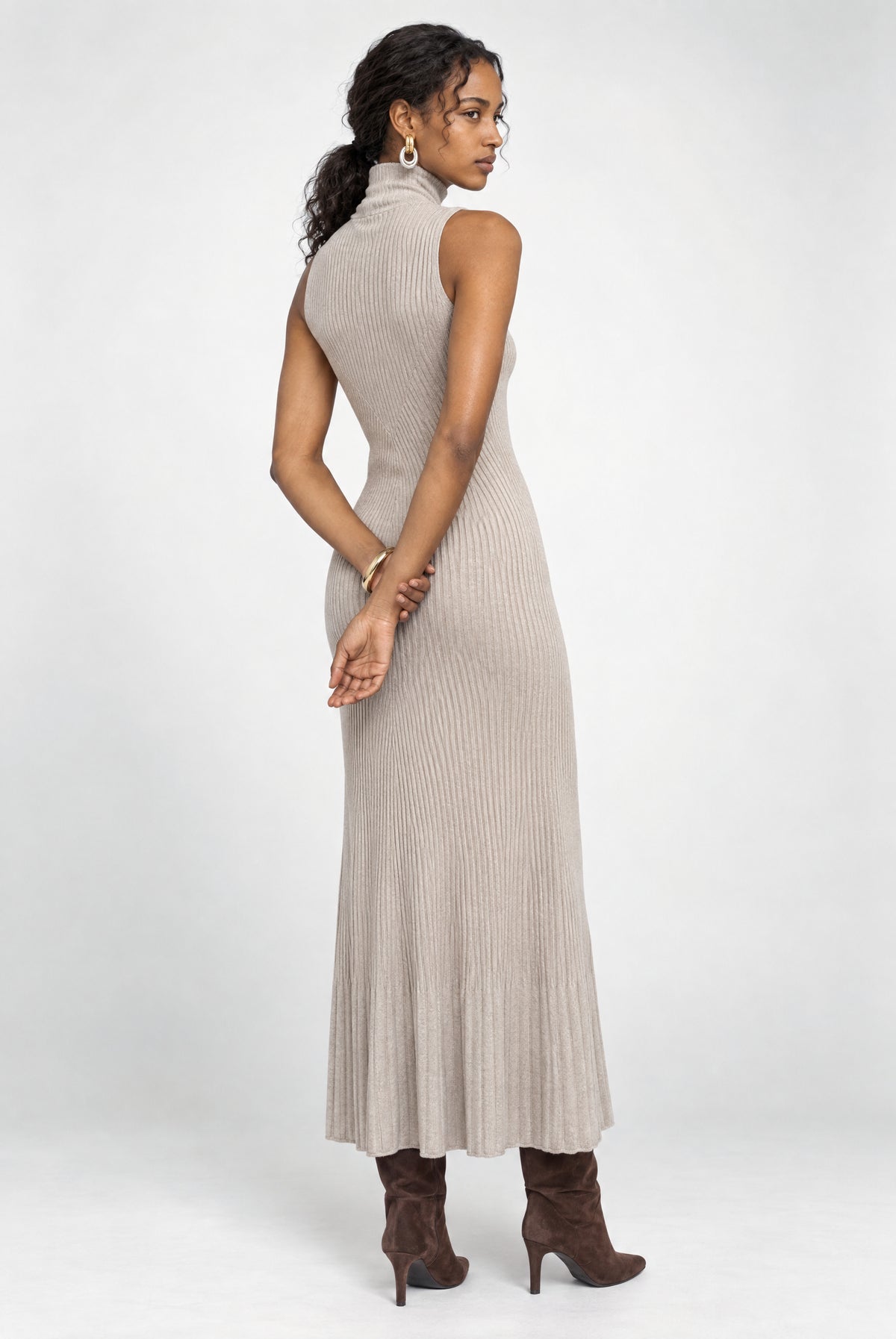 Gaiola Mockneck Sleeveless Midi Cashmere Sweaterdress In Oatmeal