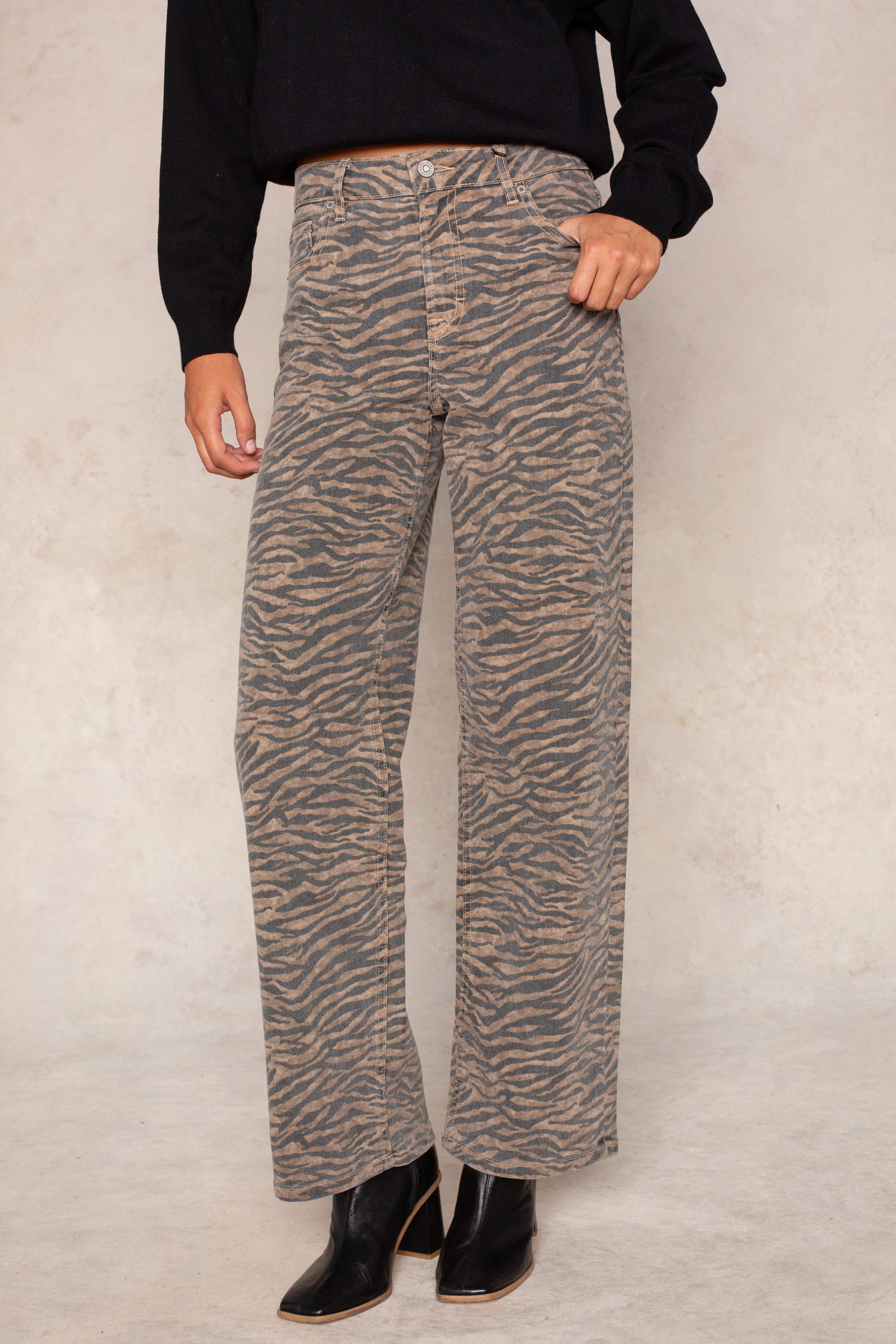 Mardi Mid Rise Dad Jean