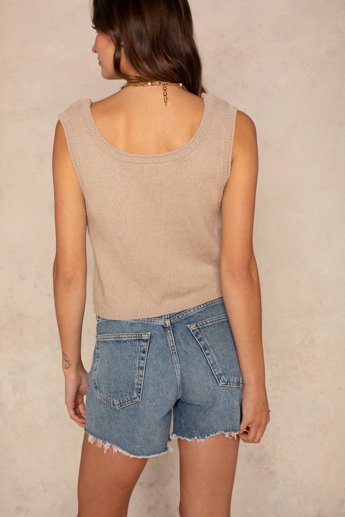 Piper Sleeveless Sweater In Mocha
