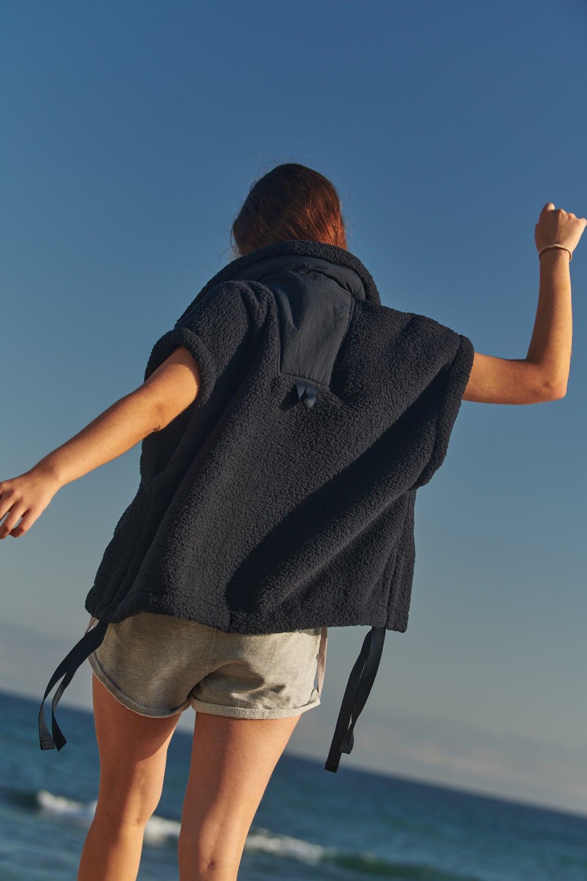 Scout It Out Vest In Black