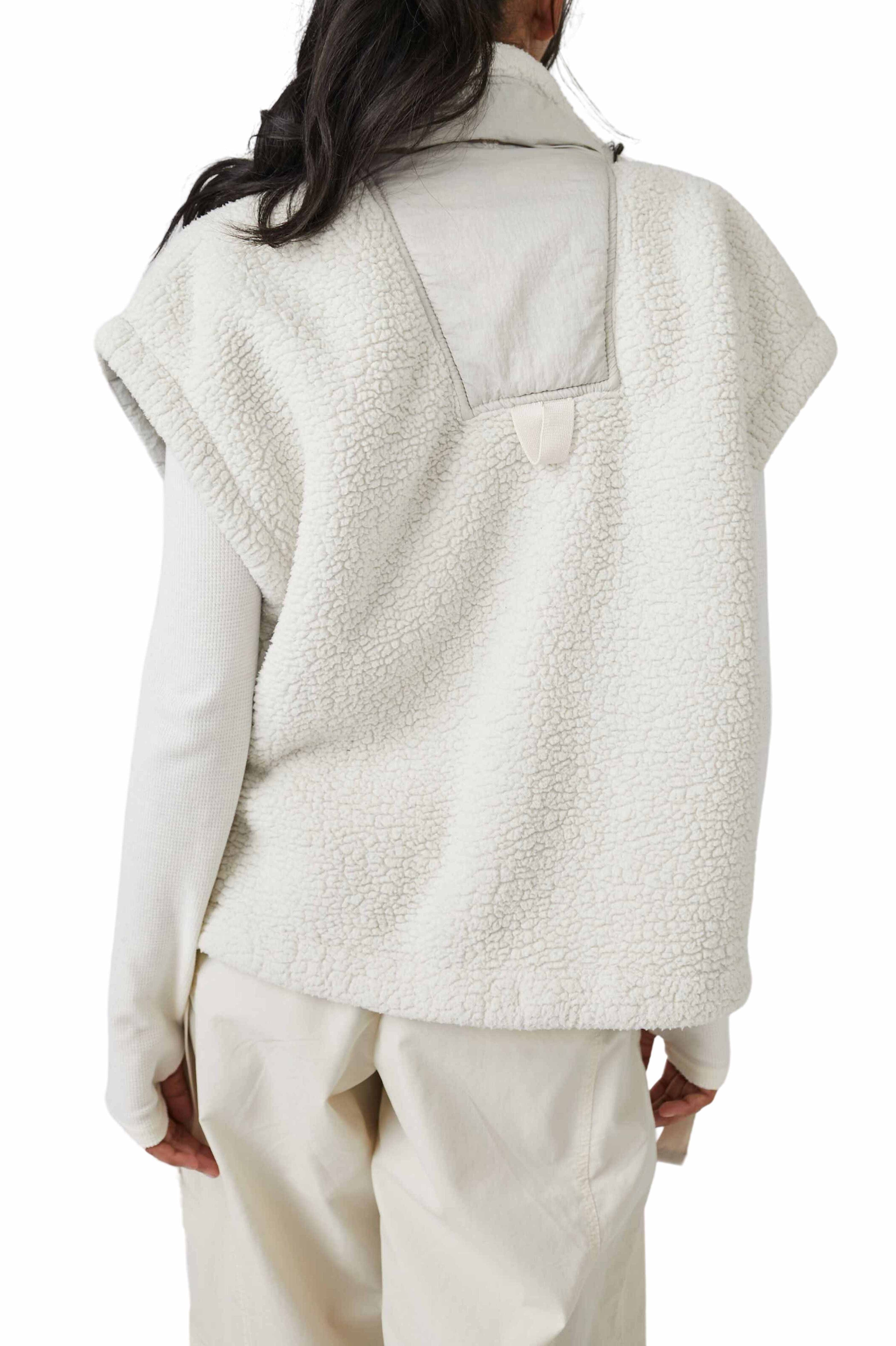Scout It Out Vest in Birch Tree