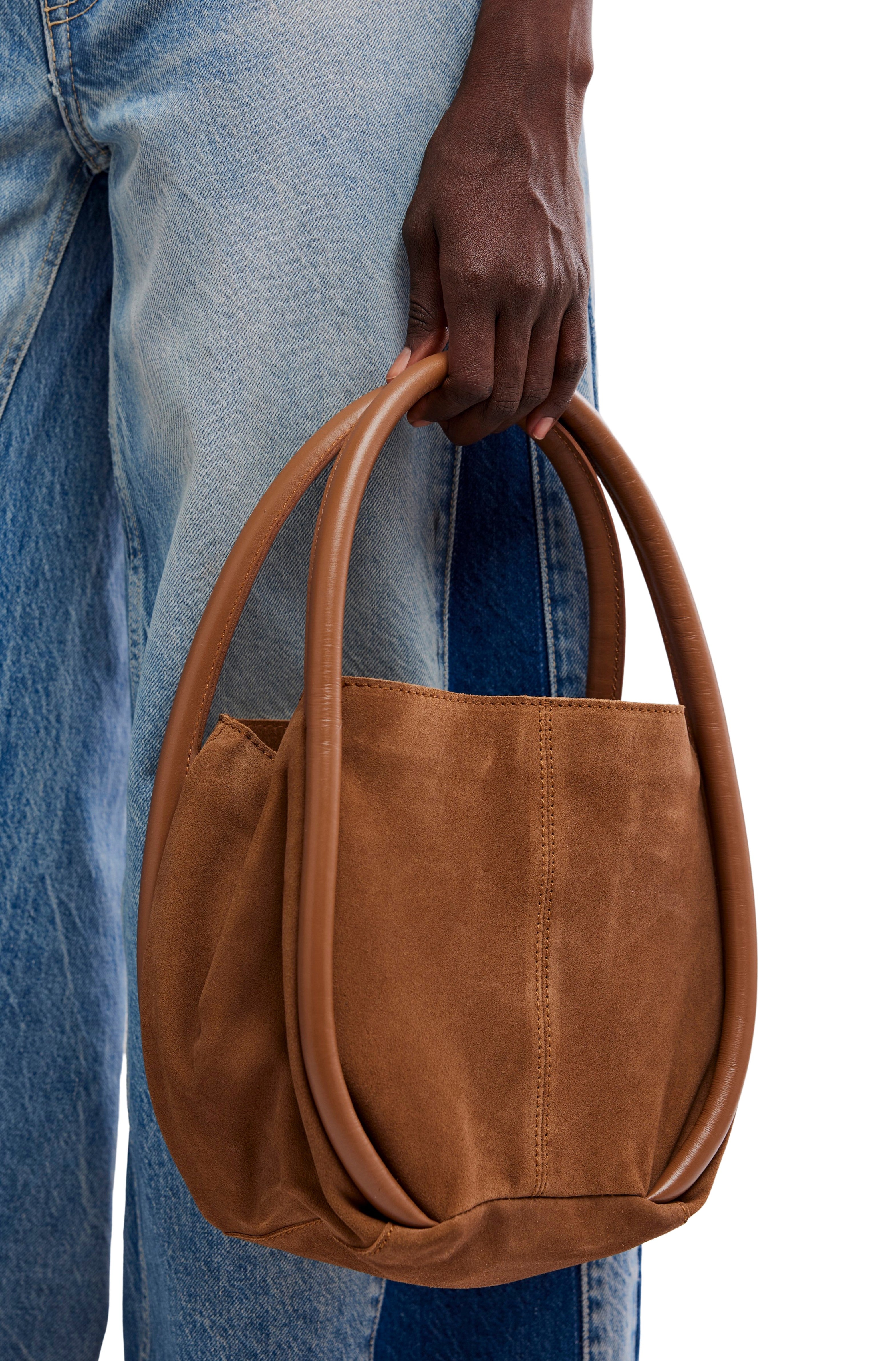 Barlow Bucket Bag