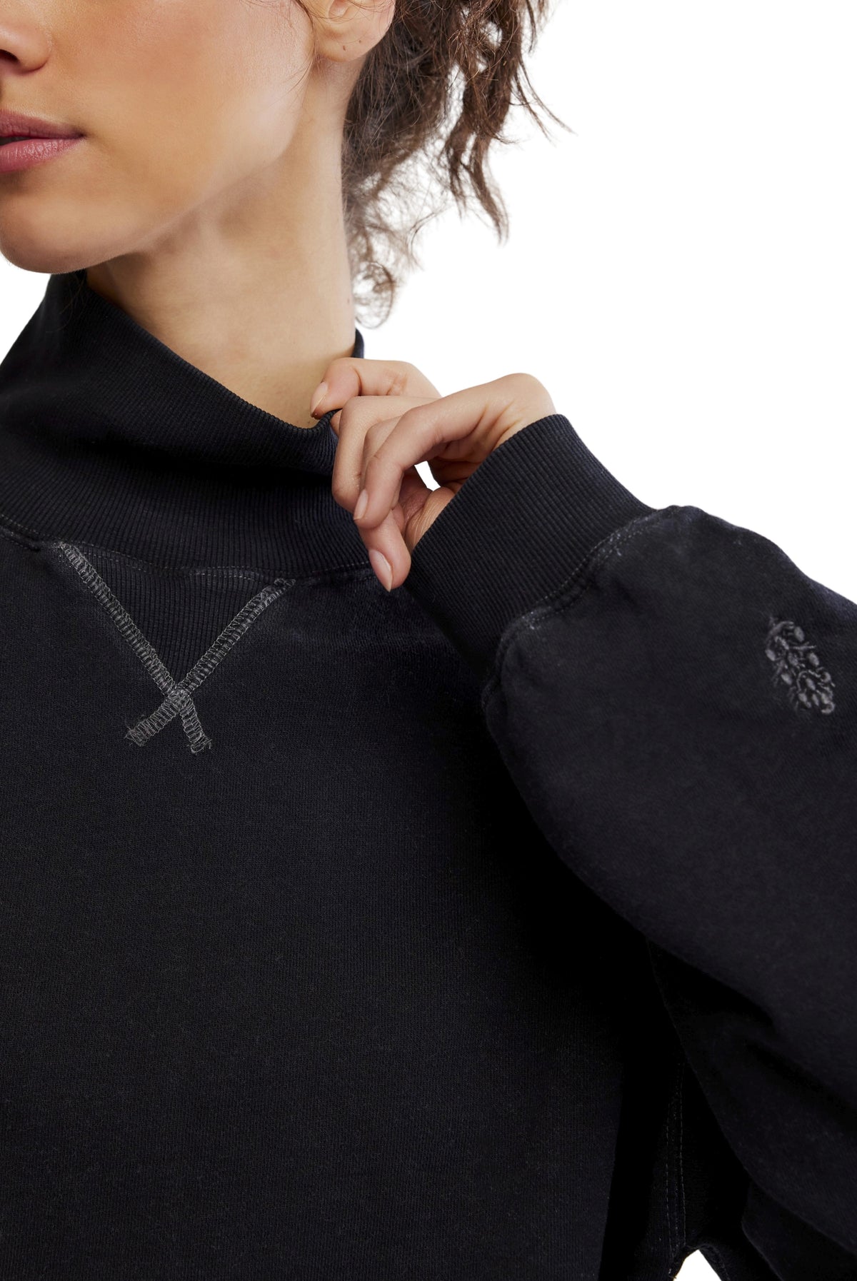 Pick Up Game Pullover In Black