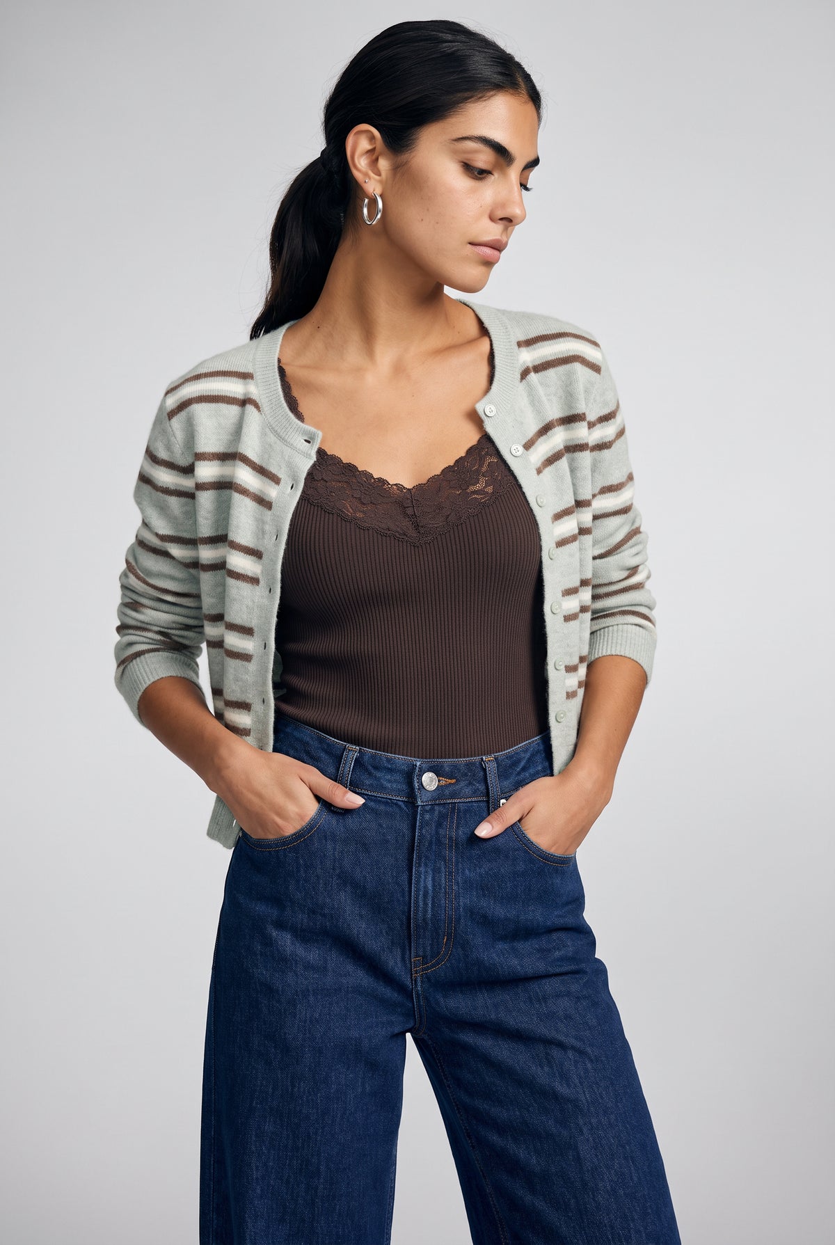 Lace Trim Seamless Tank In Coffee Bean
