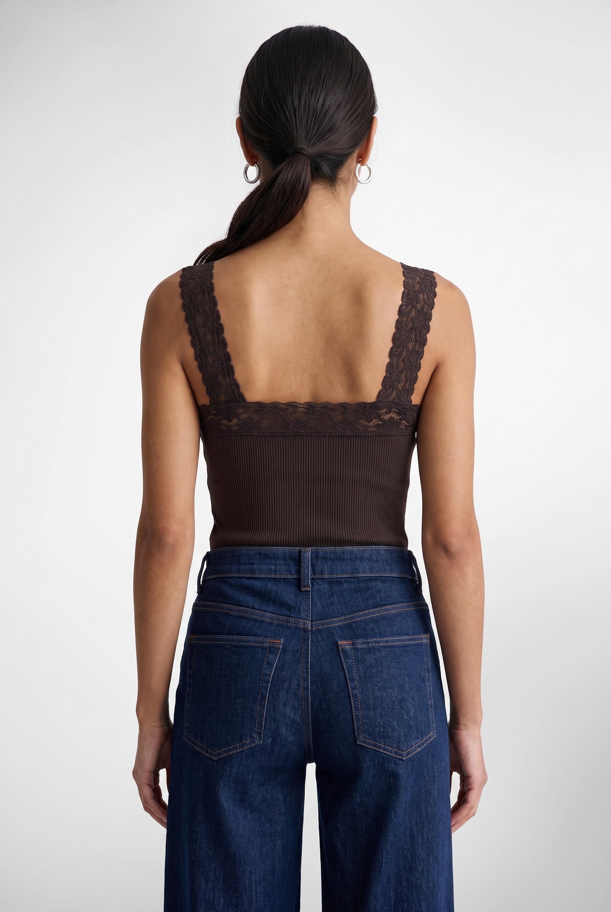 Lace Trim Seamless Tank In Coffee Bean