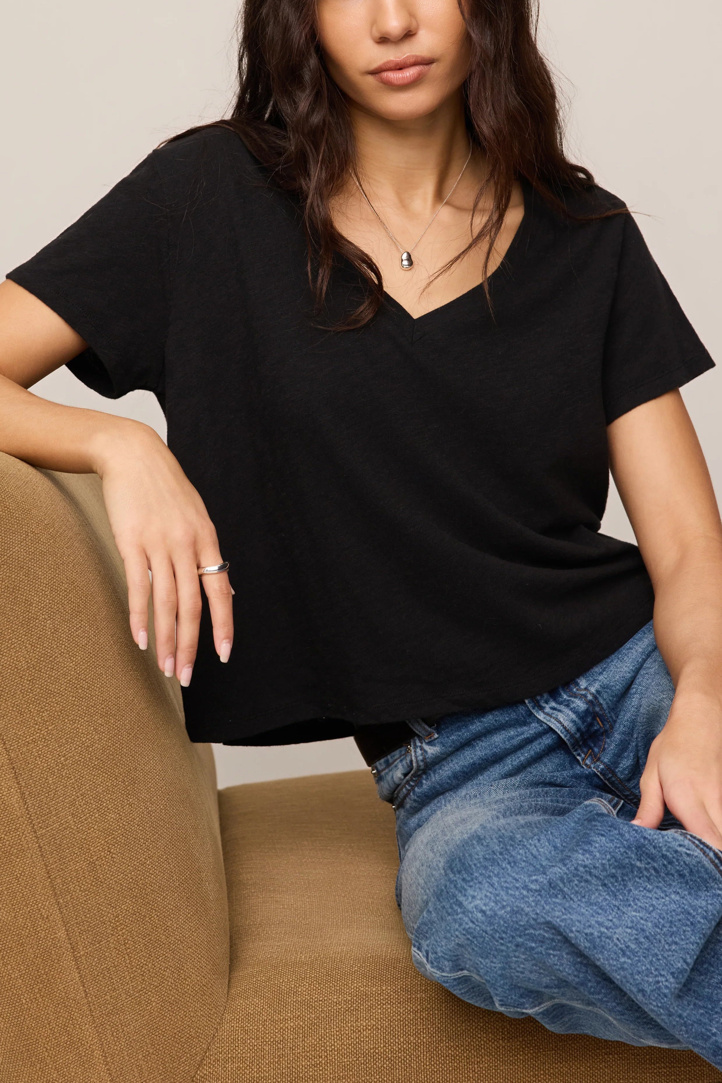 Nomad V Neck Tee In Black