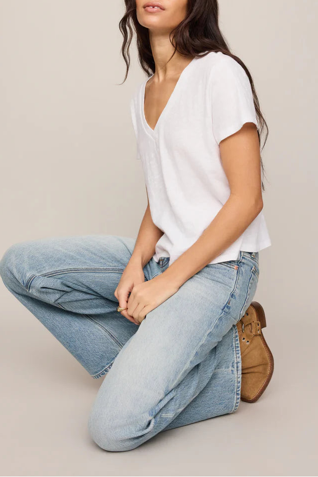 Nomad V Neck Tee In White