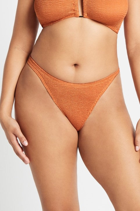 Emerald Shimmer Scene Brief