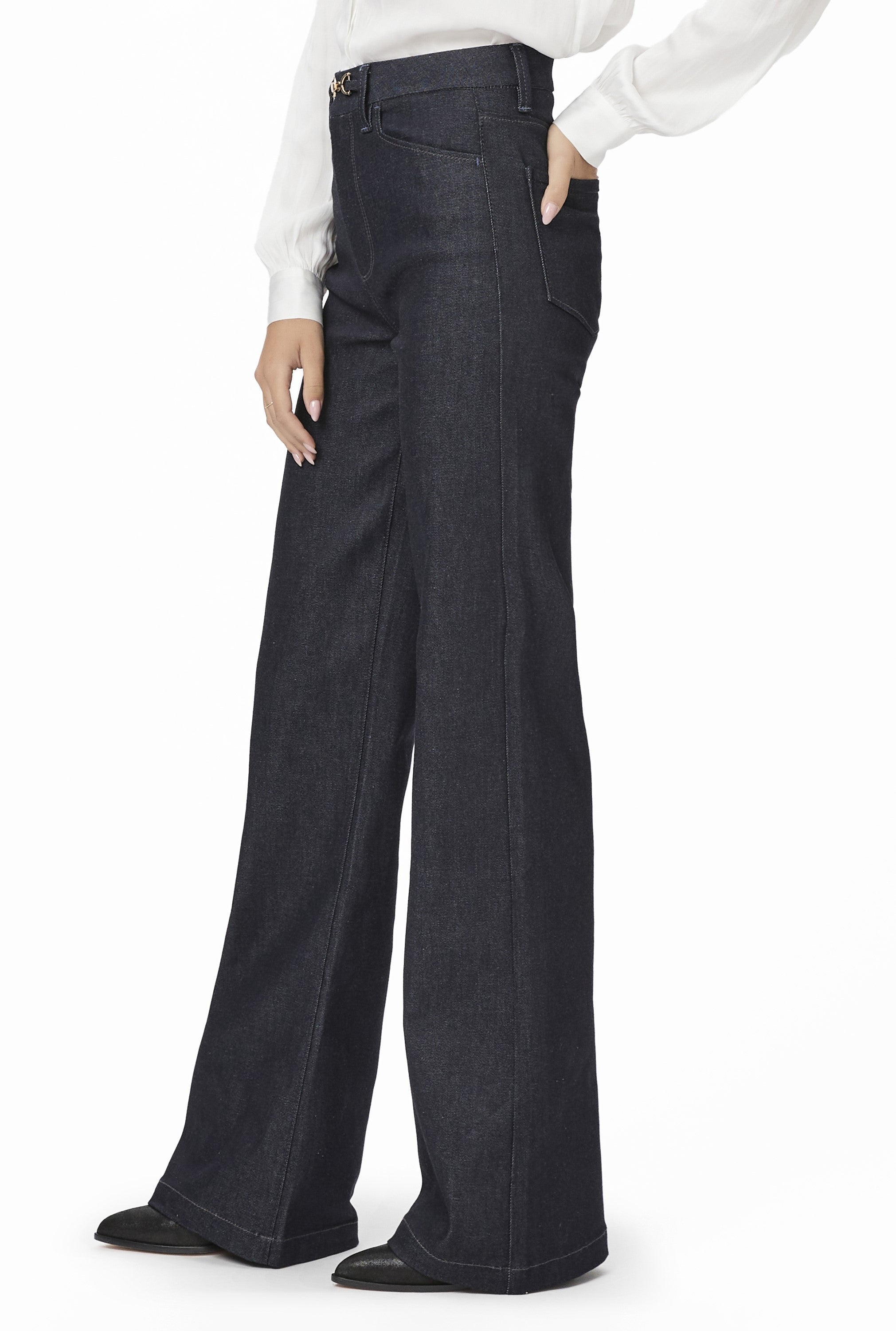 Leenah W Jolene Pockets Clasp Closure