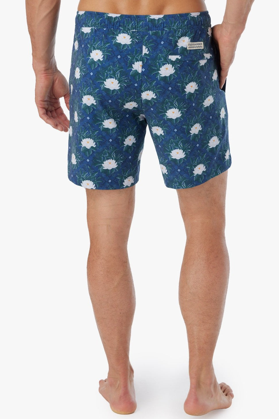 Bayberry Trunk 7 Inch Wavy Sands