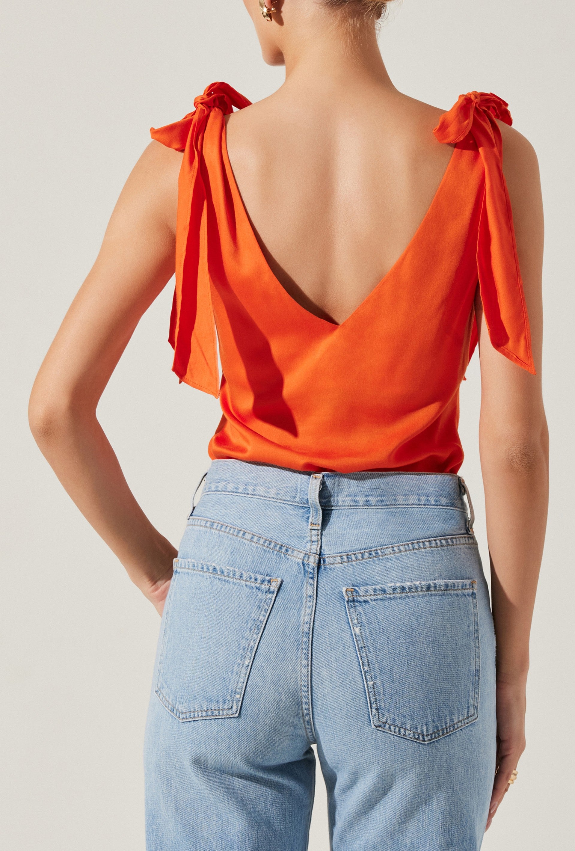 Allexina TIie Strap Top