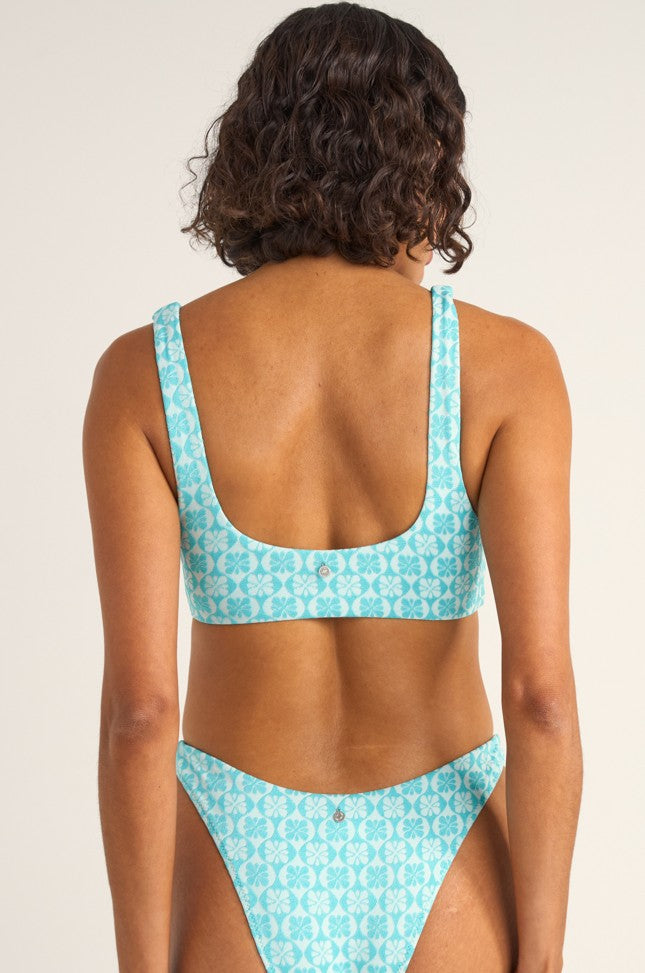 Solitude Twist Front Top