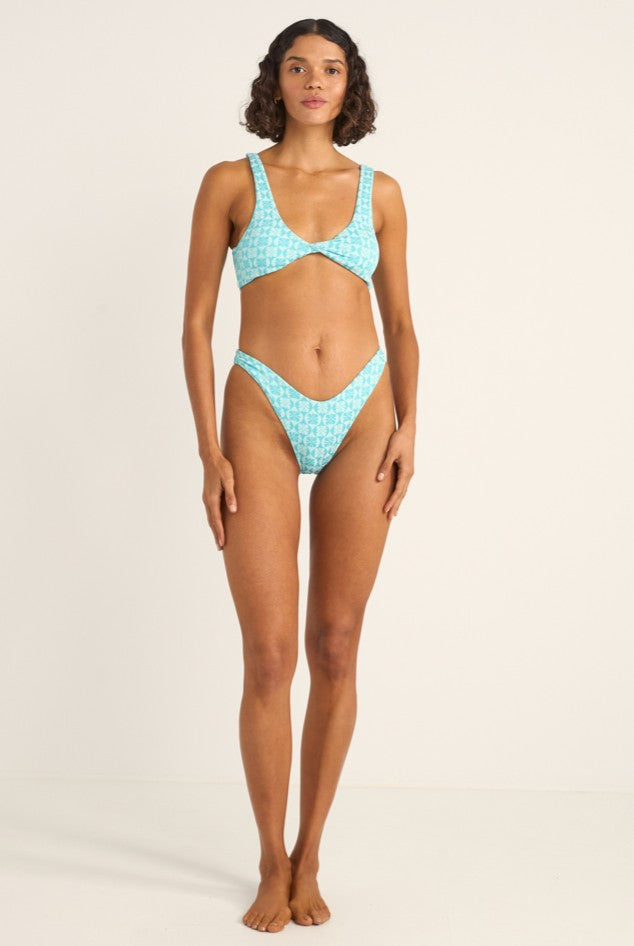 Solitude Twist Front Top