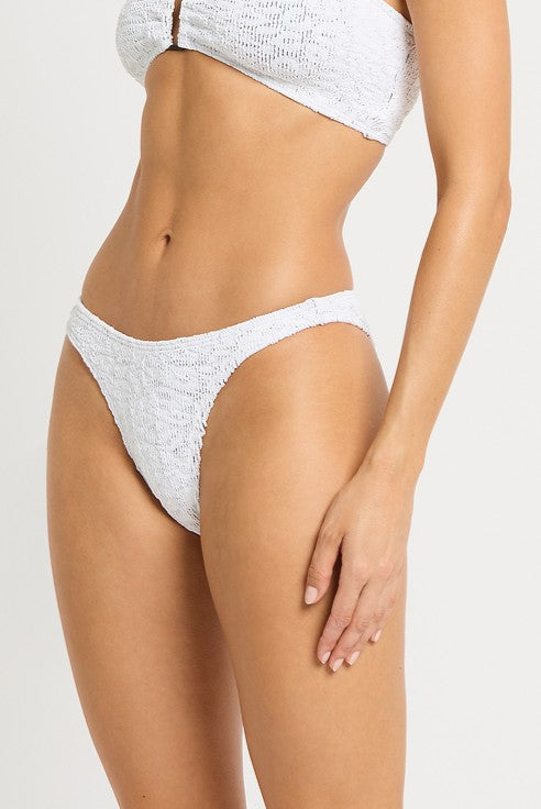 White Leopard Two Tone Scene Brief