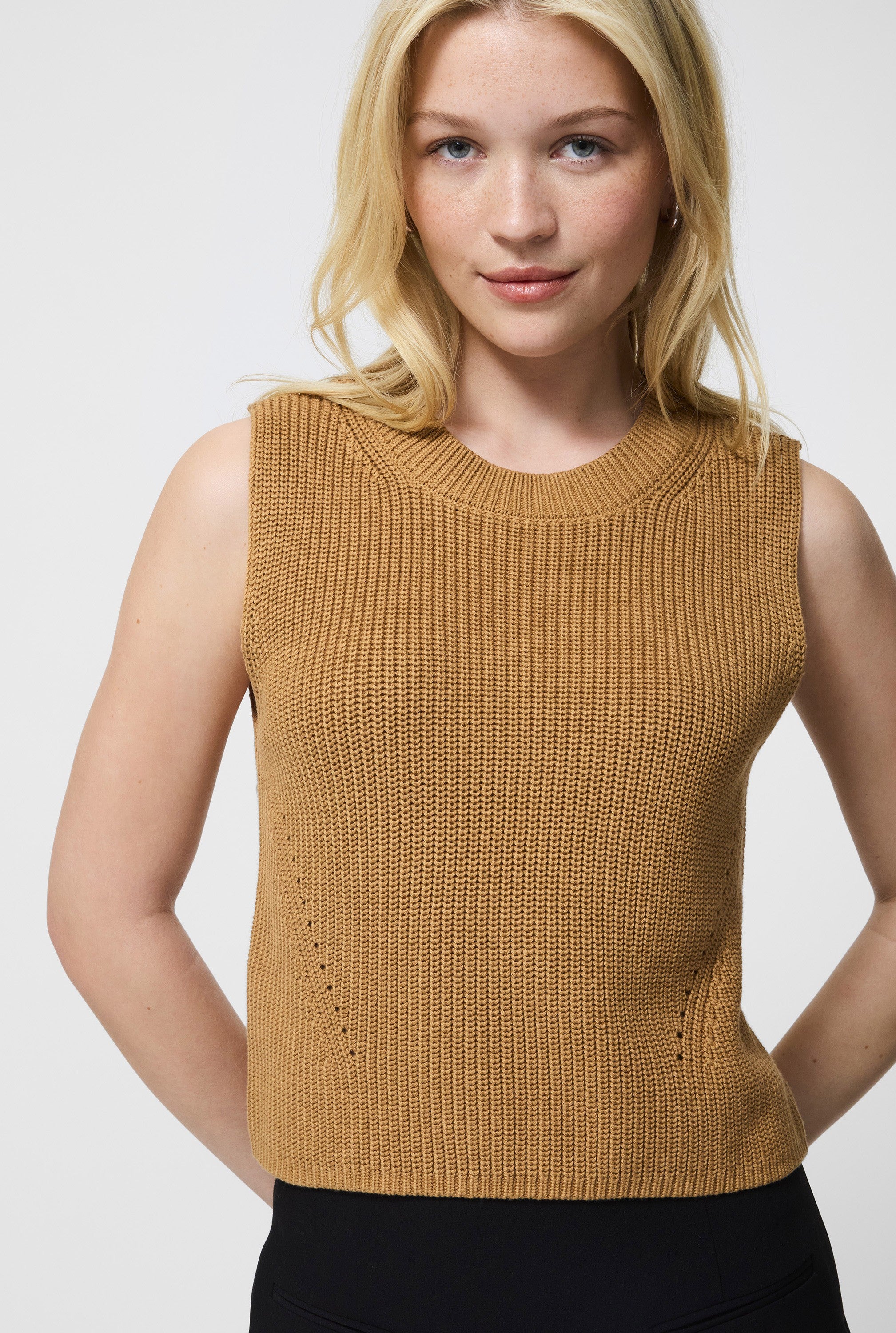 Mozart Crewneck Cropped Vest