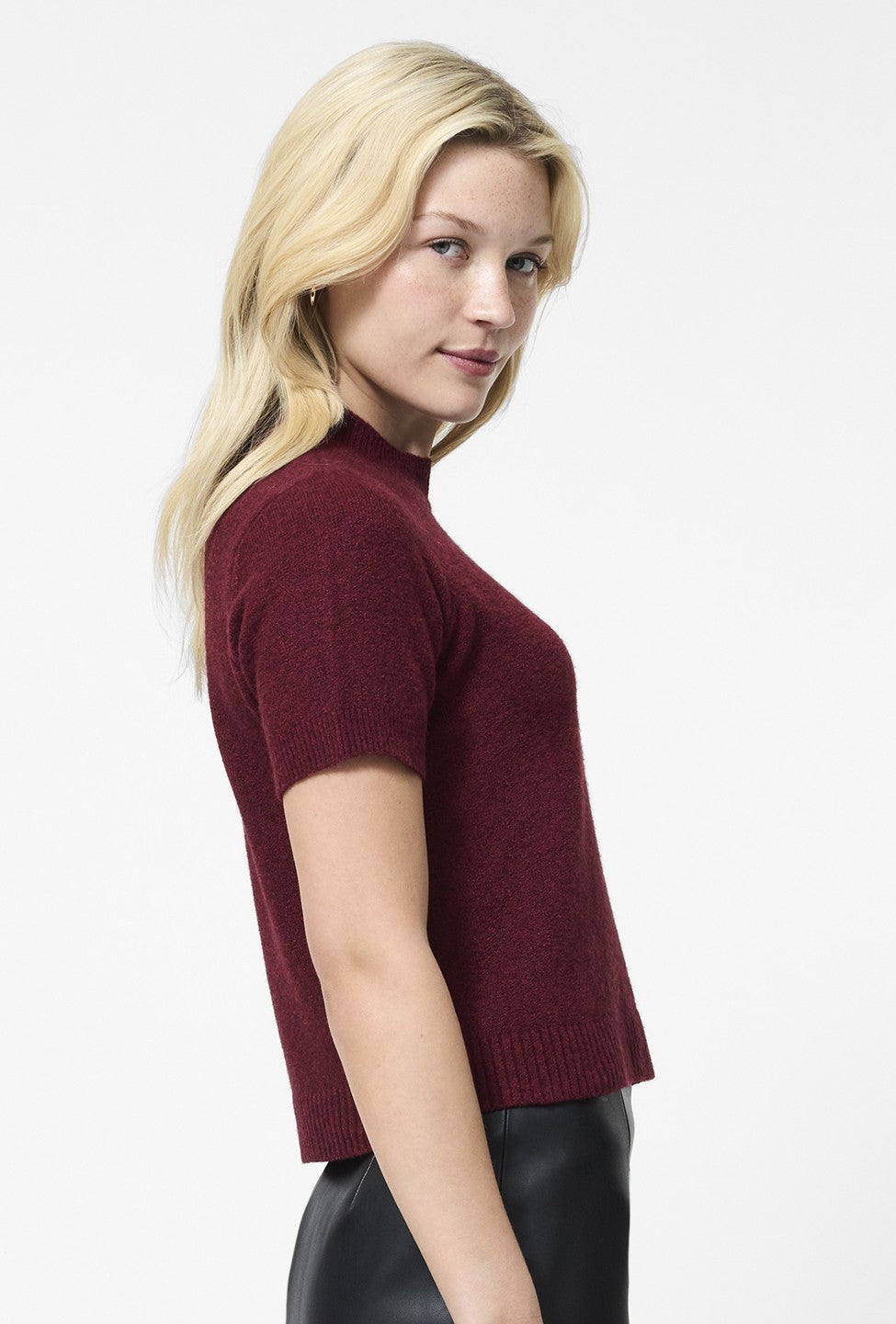 Vhari Mock Neck Short Sleeve Top