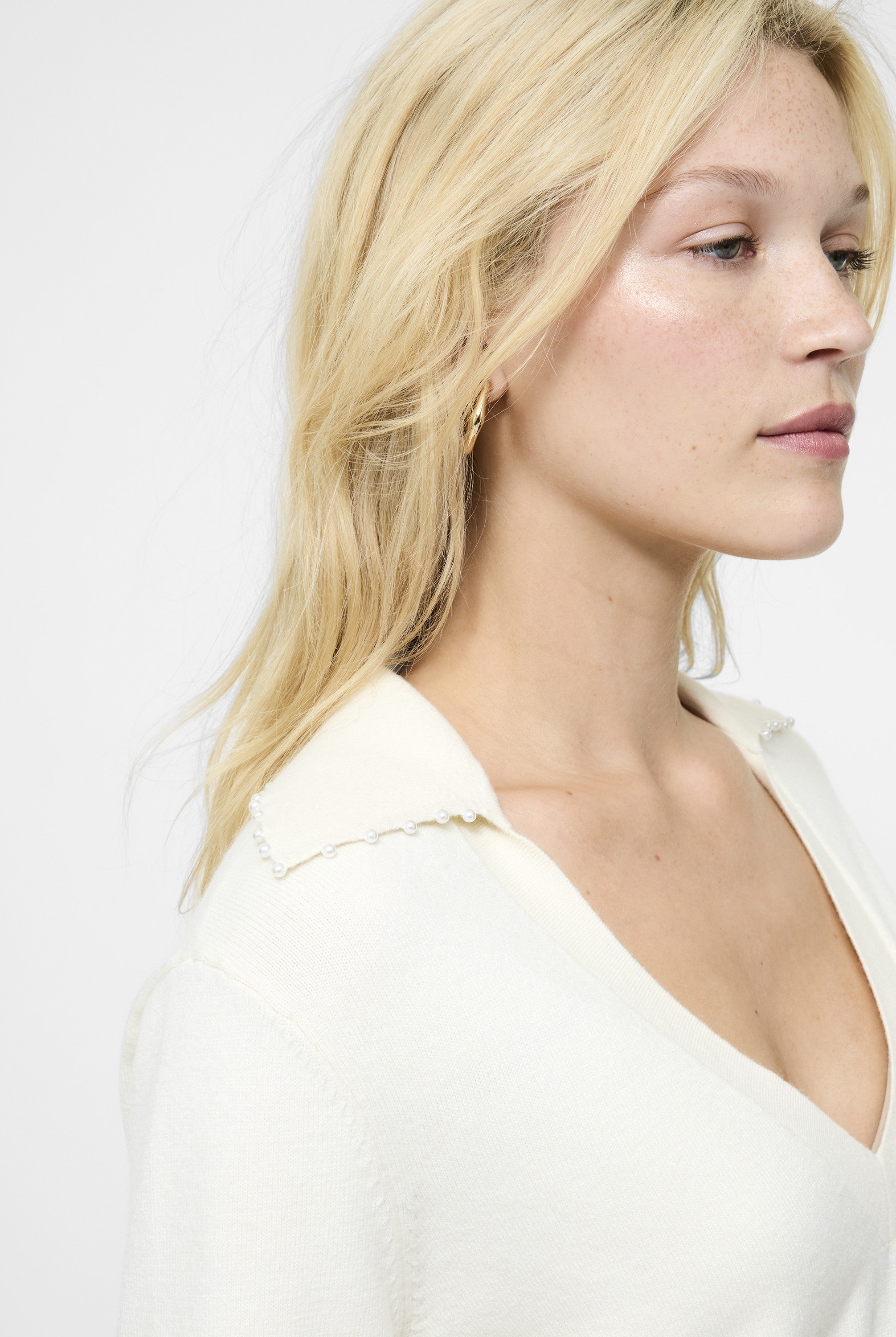 Sloane Knit Pearl V Neck Sweater