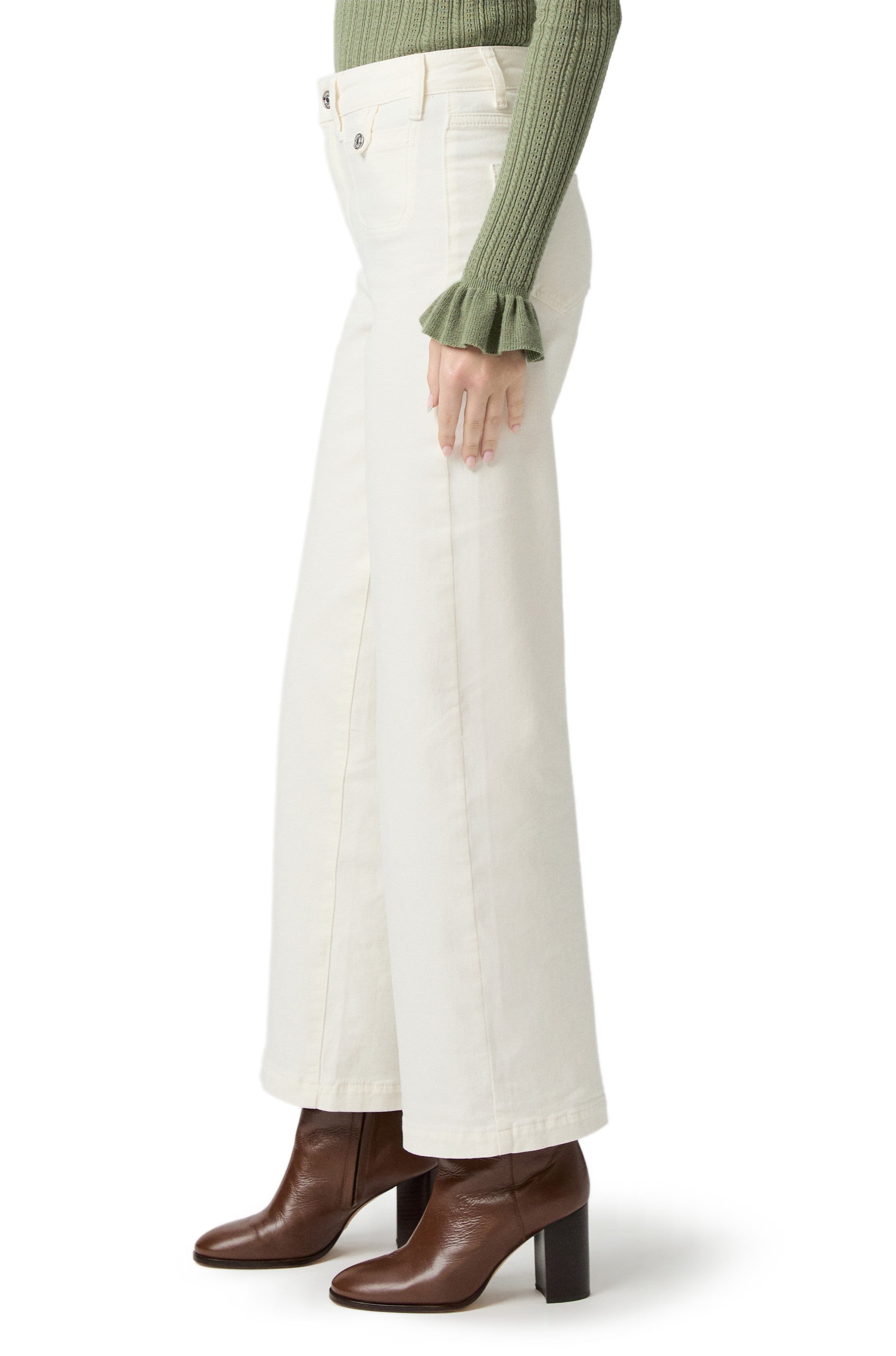 Anessa 31 With Rounded Inset Pockets